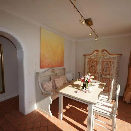 Biberhues Obergeschoss In Appartement *